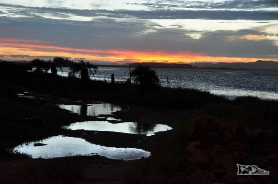 Um belo fim de tarde enquanto aguardamos a balsa enttre o Farol de Santa Marta e Laguna, no sul de Santa Catarina